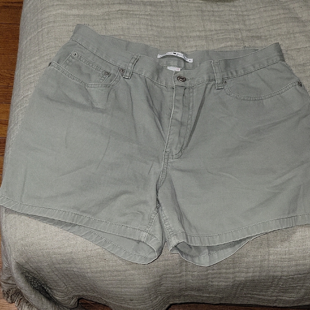 Women's TOMMY HILFIGGER Greenish Gray Khaki Shorts🏖